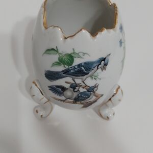 Three footed egg dish